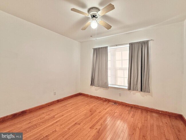 Building Photo - 354 Briar Dr