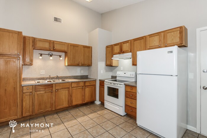 Building Photo - 228 Jadetree Dr