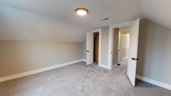 Building Photo - Old Brooklyn Area - 3 Bedrooms - Single Fa...