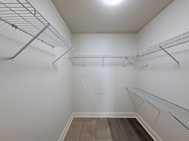 Building Photo - 3805 Houma Blvd