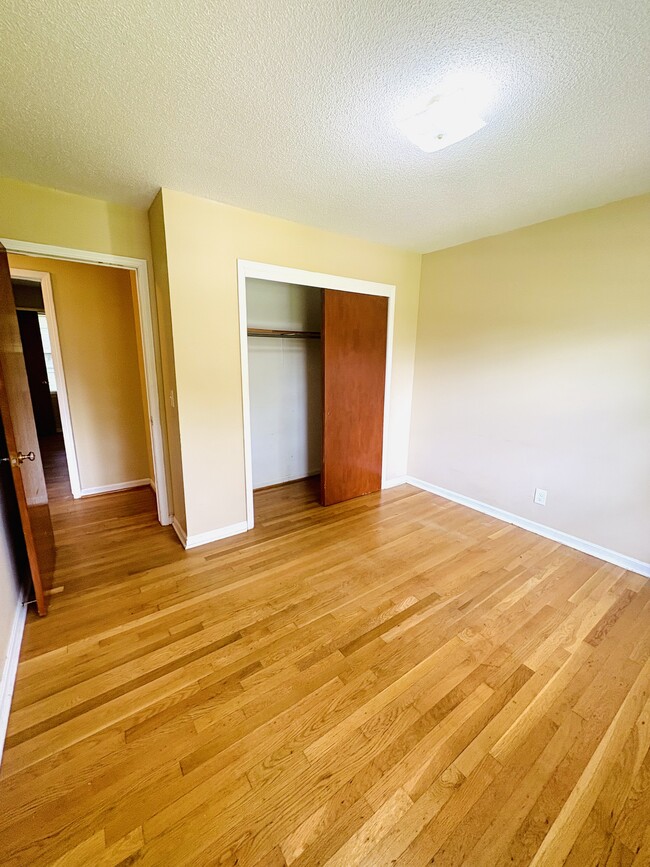 Building Photo - 709 Bounty Dr
