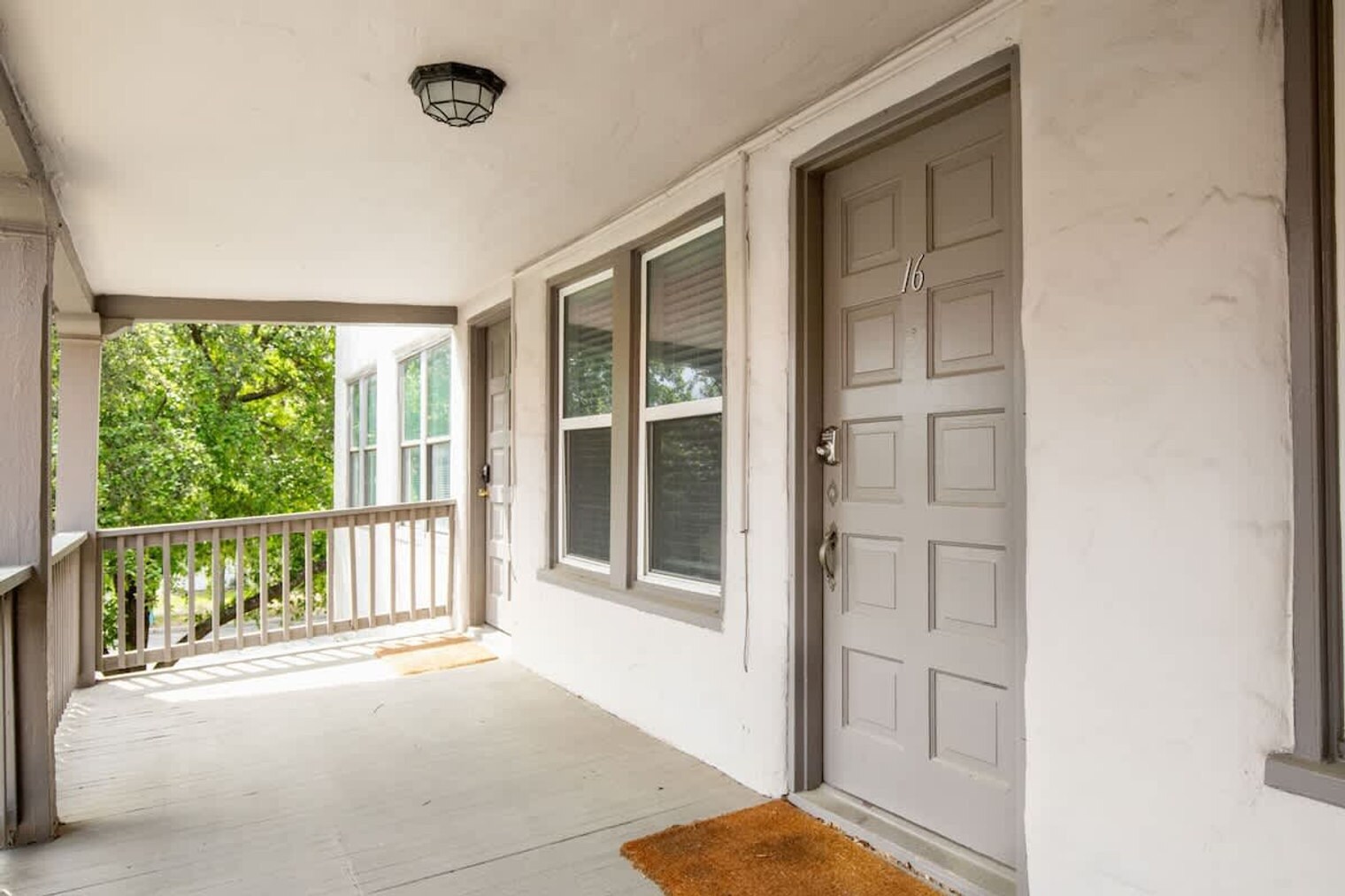 Building Photo - 203 W Magnolia Ave