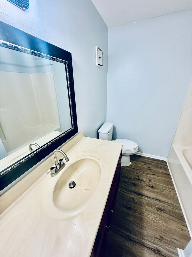 Building Photo - Low-Maintenance 2 Bedroom Condo with Modern Comforts in The Palms Condominium Community