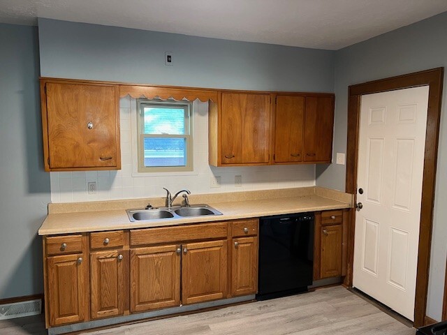 Building Photo - 2527 Sutton Ave