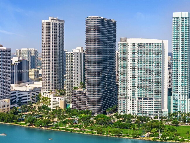 Building Photo - 488 NE 18th St