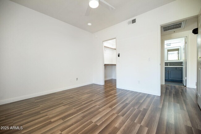 Building Photo - 7008 E Gold Dust Ave