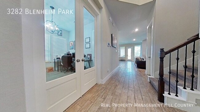 Building Photo - 3282 Blenheim Pk