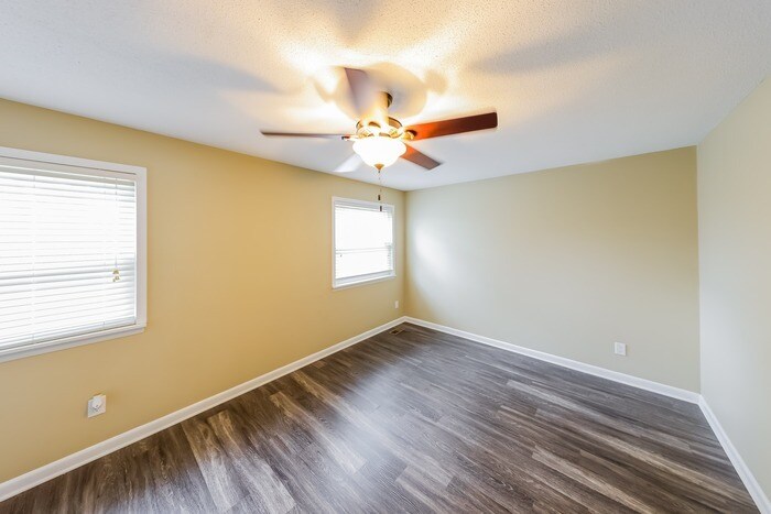 Building Photo - 2218 Cecille Dr SW