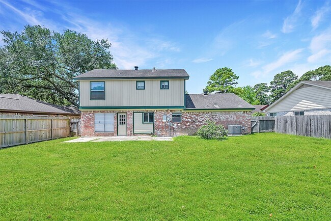 Building Photo - 23814 English Oak Dr