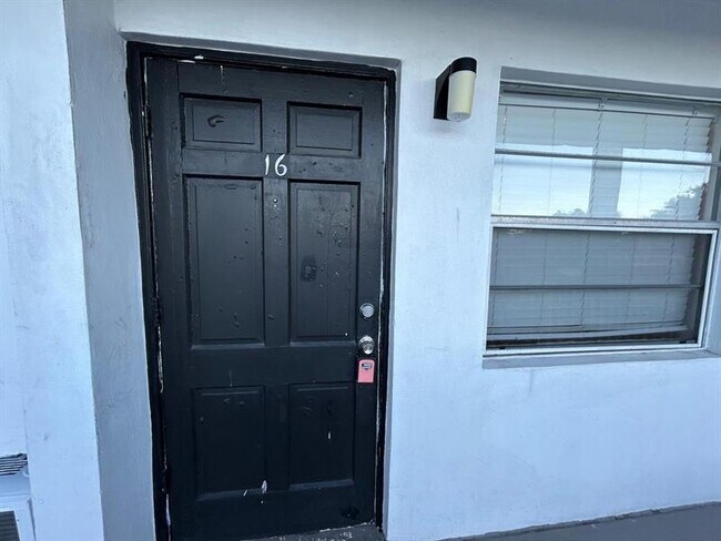 Building Photo - 123 Erie St