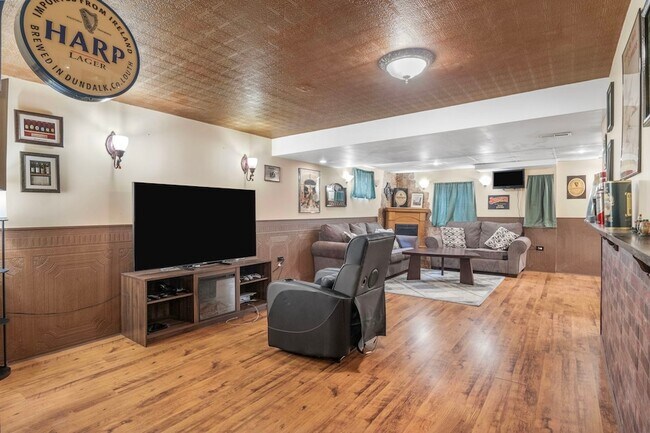 Building Photo - 5207 Sunmeadow Dr
