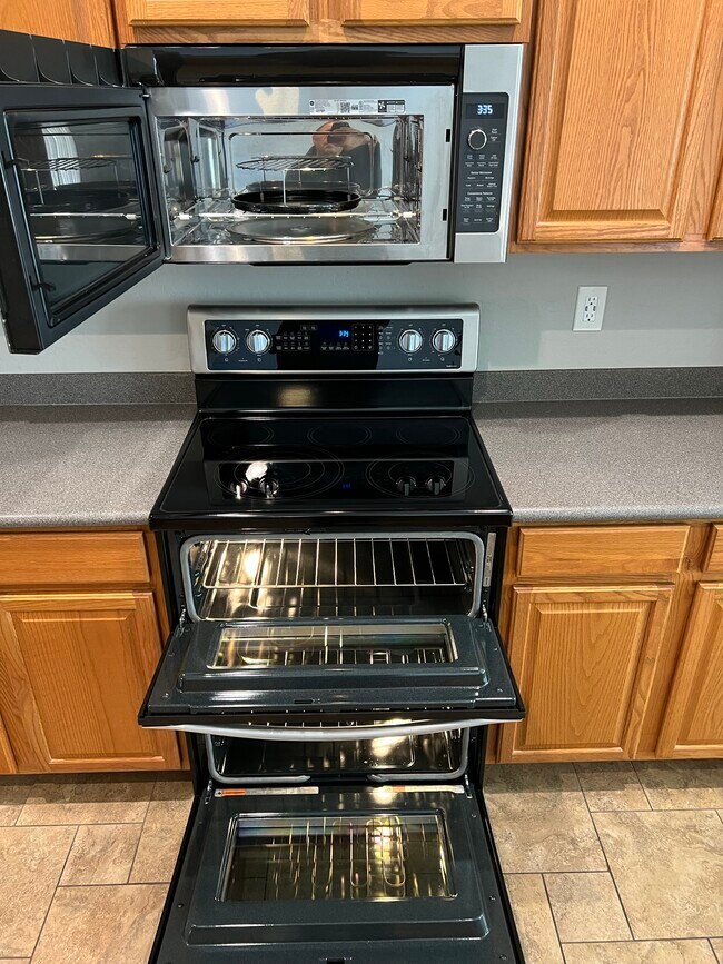 Building Photo - 25 S Quinn Cir