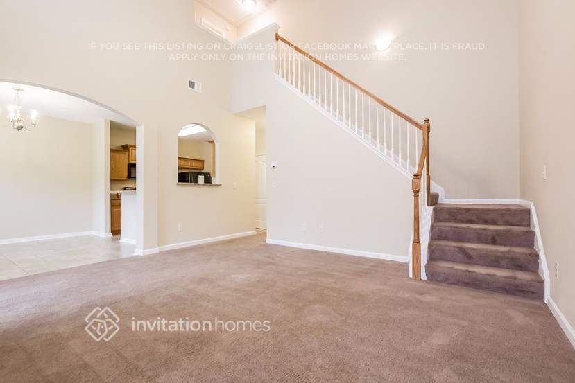 Building Photo - 6532 Silk Tree Pointe