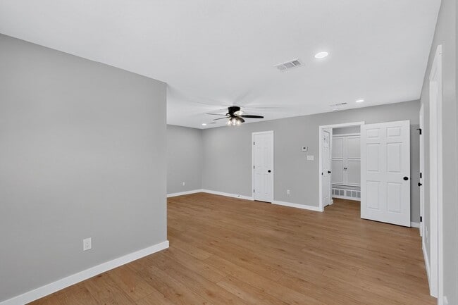 Building Photo - 30 Crestwood Dr