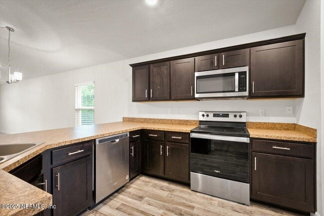 Building Photo - 7271 Gateway Ct