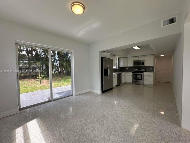 Building Photo - 1189 NW 45th Ave