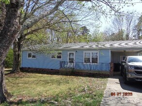 Building Photo - 287 Little Wilkesboro Rd