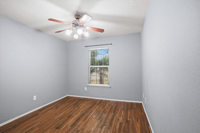Building Photo - 20502 Holly Barr Ln
