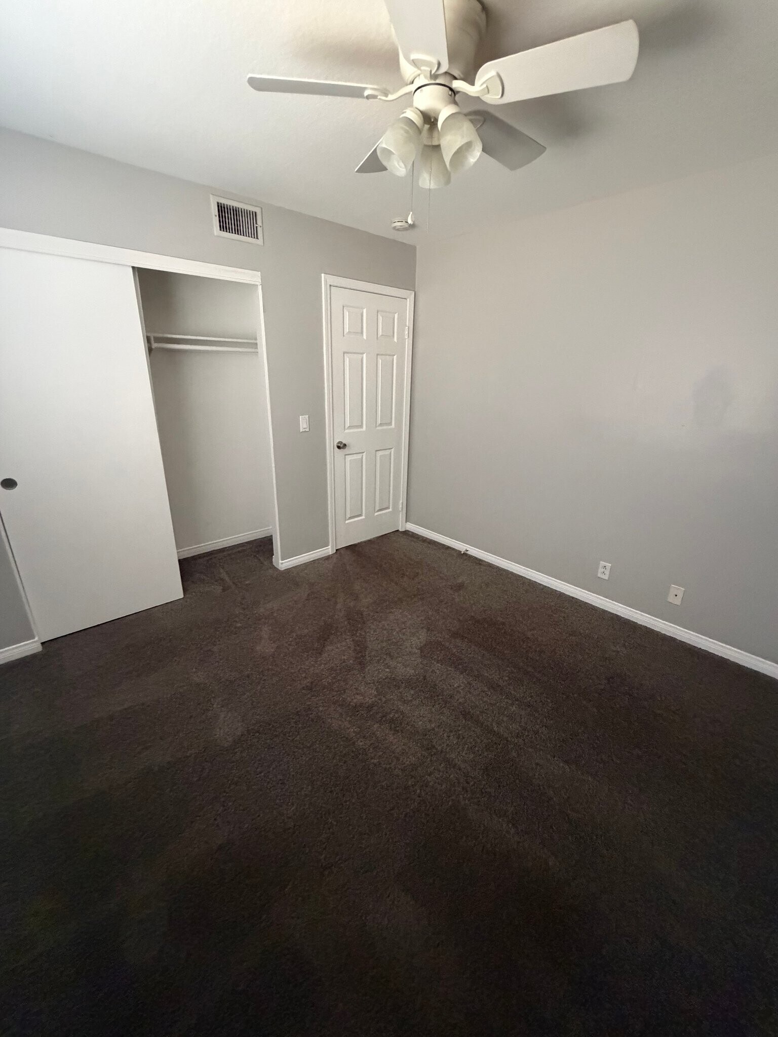 Building Photo - 24056 Golden Pheasant Ln