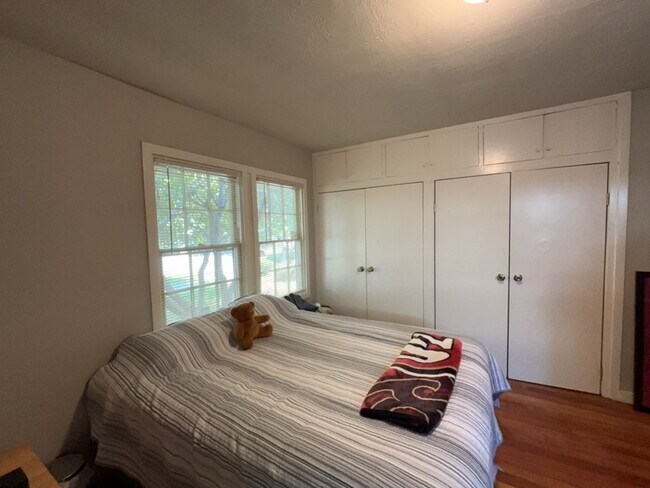 Building Photo - 317-319 D Street