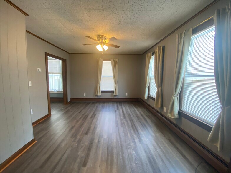 Building Photo - 14 Veteran Ct