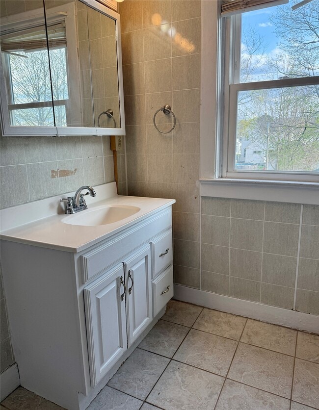 Building Photo - 14 Dennison Ave