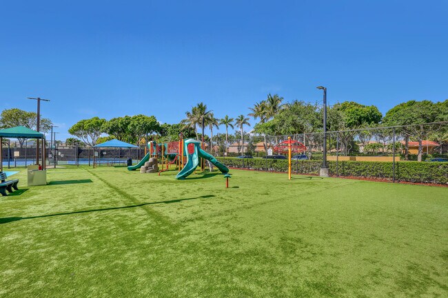 Building Photo - 3464 Commodore Ct