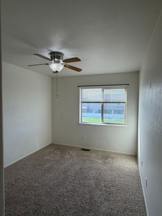 Building Photo - 2484 1/2 Brokwillow Loop