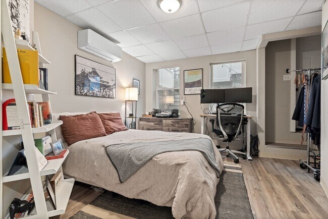 Building Photo - 12 Colebrook St