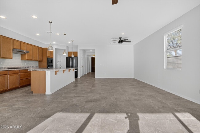 Building Photo - 17763 W Granite View Dr