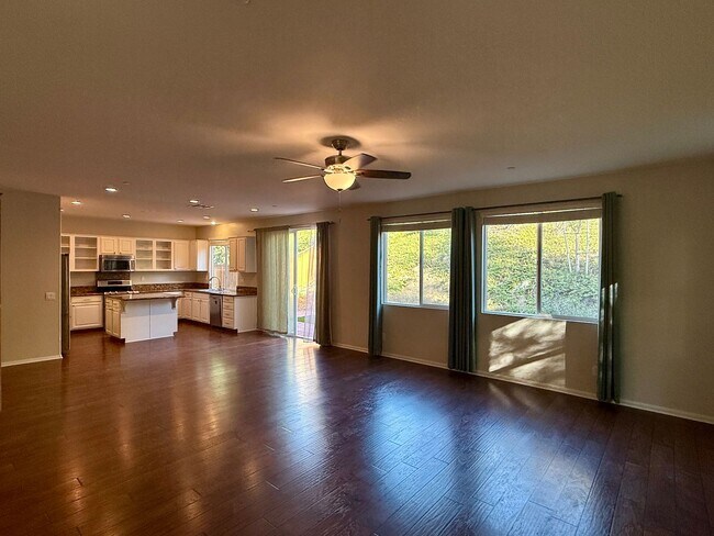 Building Photo - Beautiful 5-Bedroom Home In Oceanside