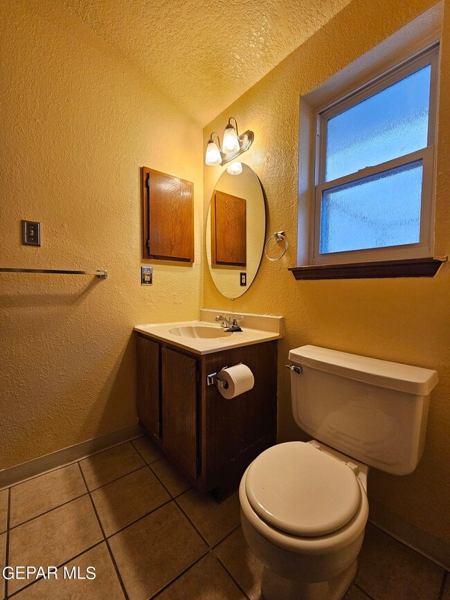Building Photo - 846 El Arco Dr