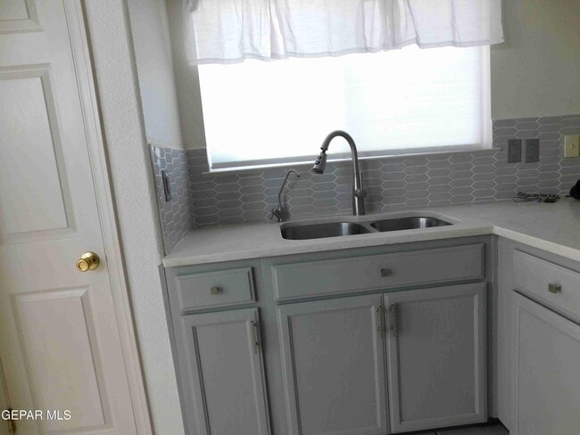 Building Photo - 12736 Tierra Sonora Dr