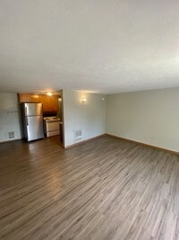 Building Photo - 311-315 E Fairview