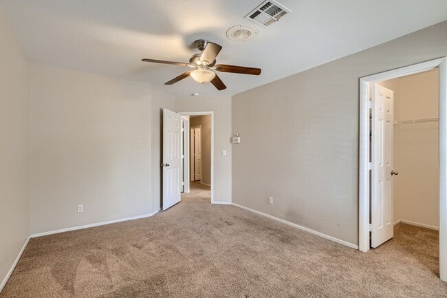 Building Photo - 2224 Bear Valley St