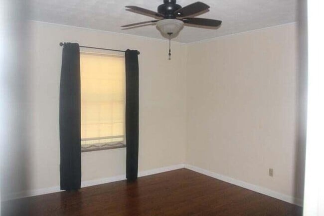 Building Photo - 3009 Oakland Dr NW