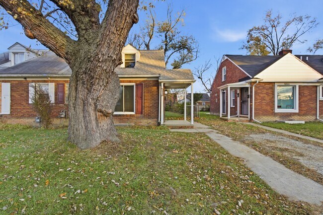 Building Photo - 10934 Nottingham Rd