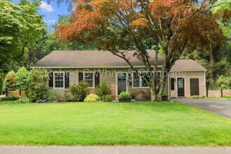 Building Photo - 24 Topstone Dr