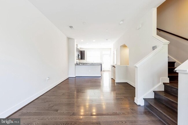 Building Photo - 16608 Crabbs Branch Way