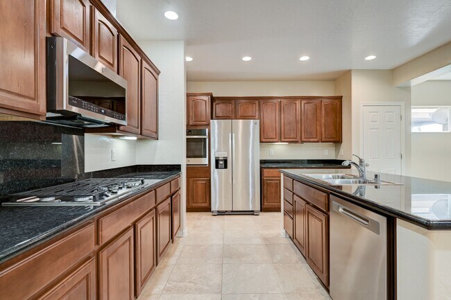 Building Photo - 4 Bedroom Home in Silverstone Ranch / No Rear Neighbors!