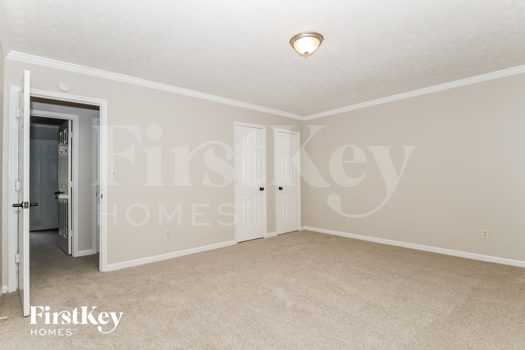 Building Photo - 1745 Tree Line Rd