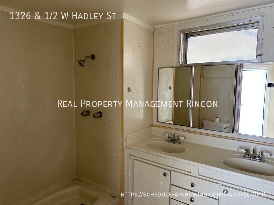 Building Photo - 1326-1322 W Hadley St