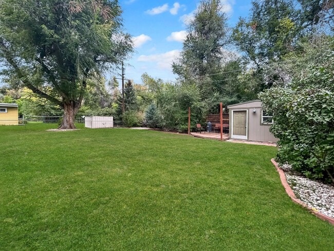 Building Photo - $0 DEPOSIT OPTION. CHARMING 3-BEDROOM HOME NEAR CHERRY CREEK TRAIL AND COOK PARK