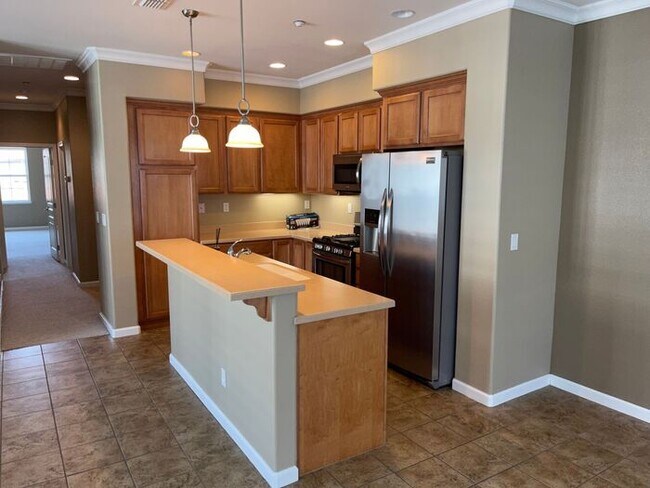 Building Photo - Mountain House 2 Bedroom 2 Bath Townhome