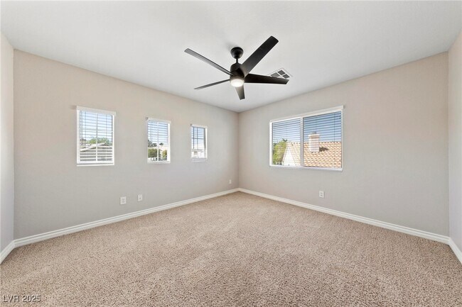 Building Photo - 2890 Skowhegan Dr