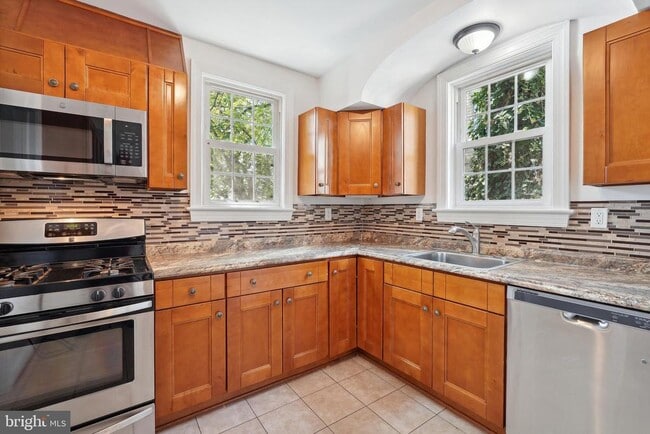 Building Photo - 3910 Yuma St NW