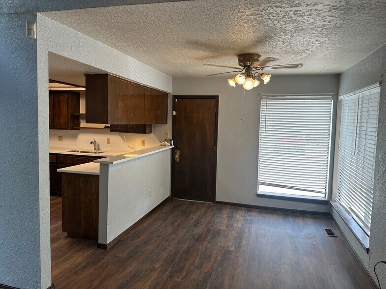 Dining - 6107 Gaelic Glen Dr