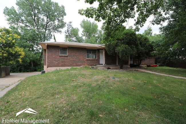 Building Photo - 4 br, 2 bath House - 824 Dondee Dr.