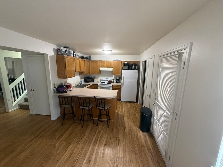 Kitchen Dining - 2124 3rd St SW