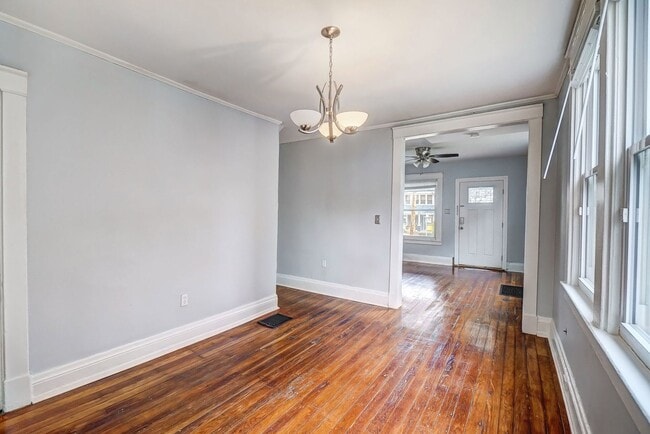 Building Photo - Newly renovated 2bed/1bath